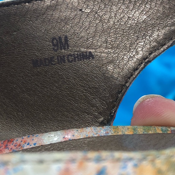 Moda Spana Multi Color Stripe Embossed Leather Heels sz 9 - Picture 6 of 9